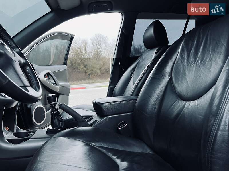 Внедорожник / Кроссовер Toyota RAV4 2008 в Тернополе