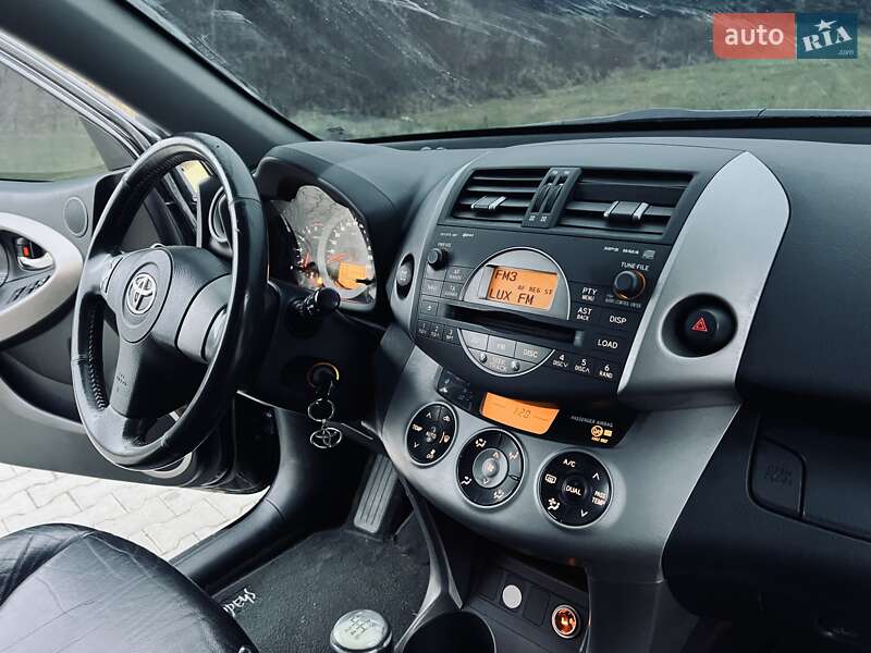 Внедорожник / Кроссовер Toyota RAV4 2008 в Тернополе