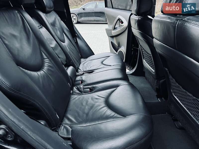 Внедорожник / Кроссовер Toyota RAV4 2008 в Тернополе