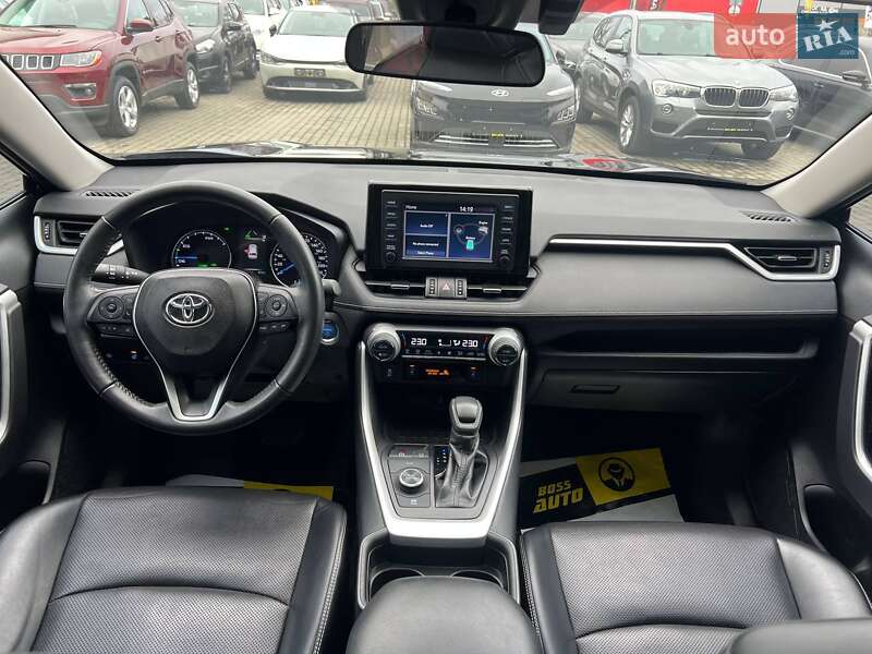 Внедорожник / Кроссовер Toyota RAV4 2021 в Ивано-Франковске
