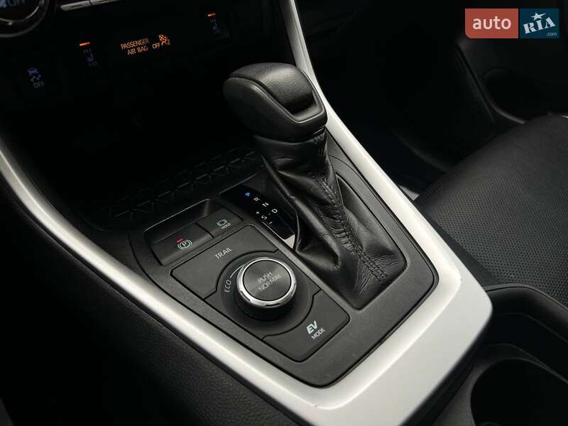 Внедорожник / Кроссовер Toyota RAV4 2021 в Ивано-Франковске