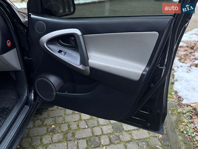 Позашляховик / Кросовер Toyota RAV4 2008 в Львові