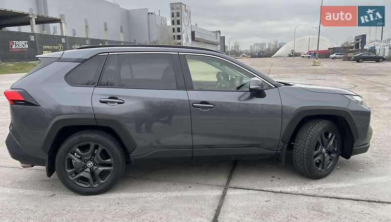 Позашляховик / Кросовер Toyota RAV4 2023 в Києві