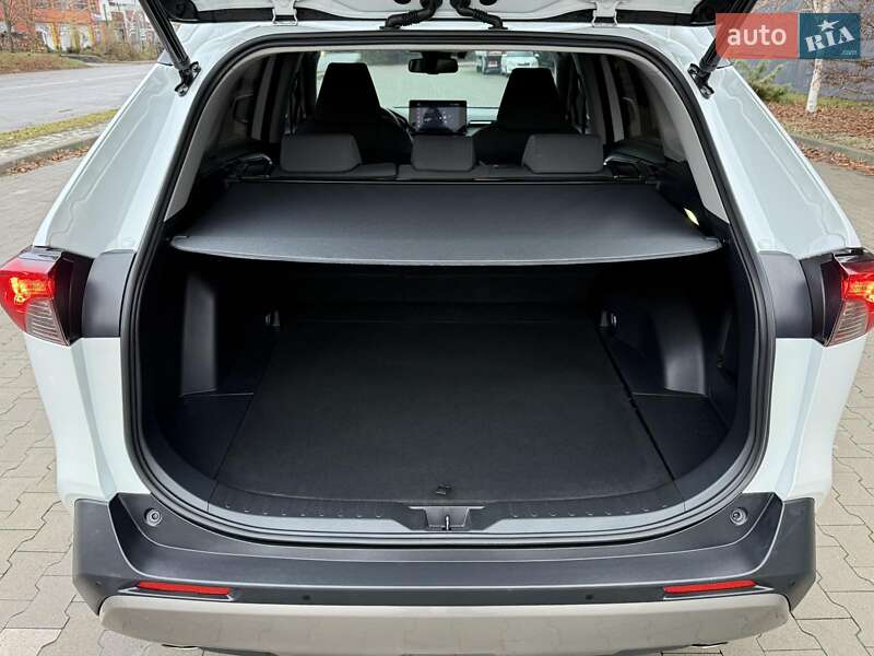 Позашляховик / Кросовер Toyota RAV4 2023 в Києві