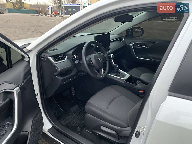 Позашляховик / Кросовер Toyota RAV4 2023 в Києві