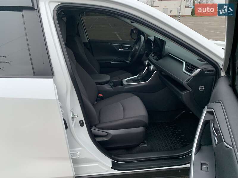Позашляховик / Кросовер Toyota RAV4 2023 в Києві