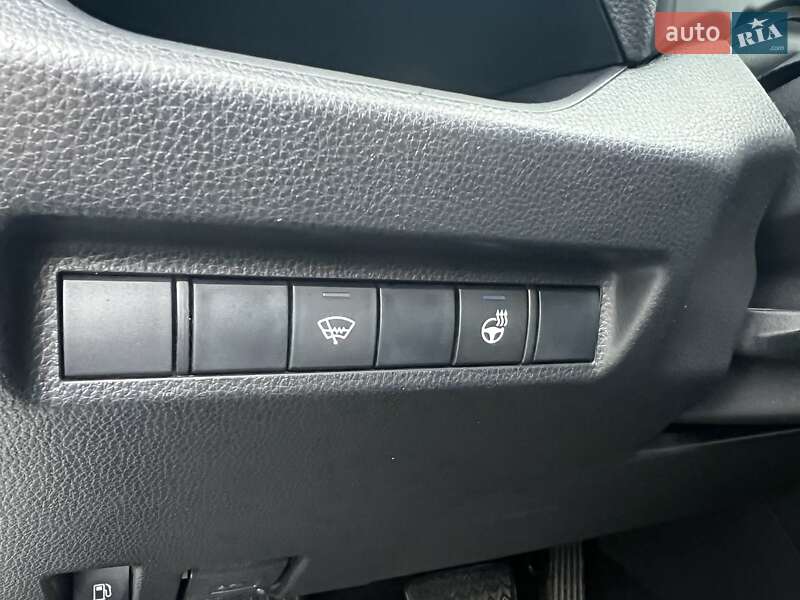 Позашляховик / Кросовер Toyota RAV4 2019 в Києві