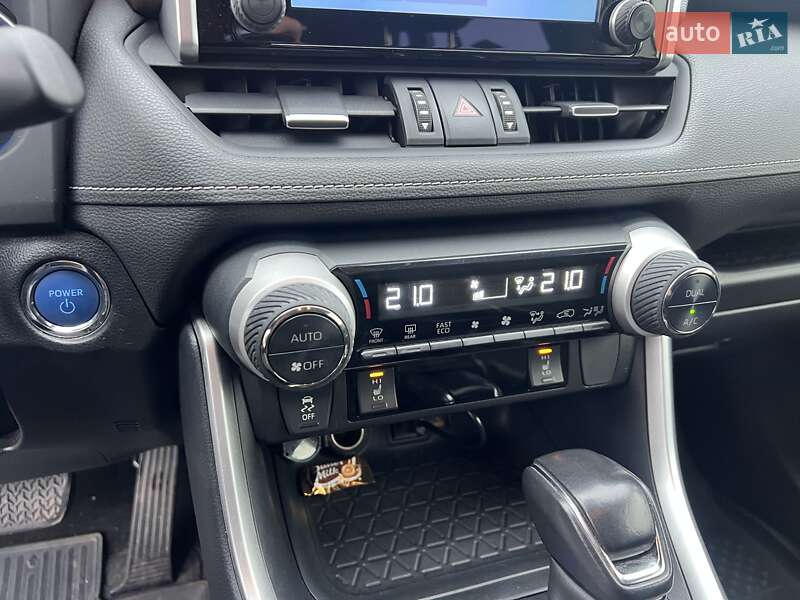 Позашляховик / Кросовер Toyota RAV4 2019 в Києві