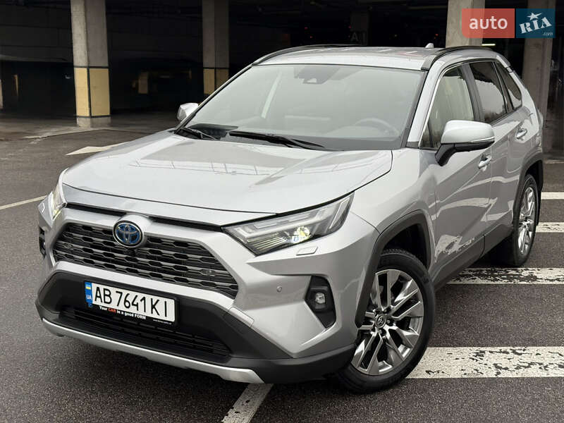 Позашляховик / Кросовер Toyota RAV4 2024 в Києві