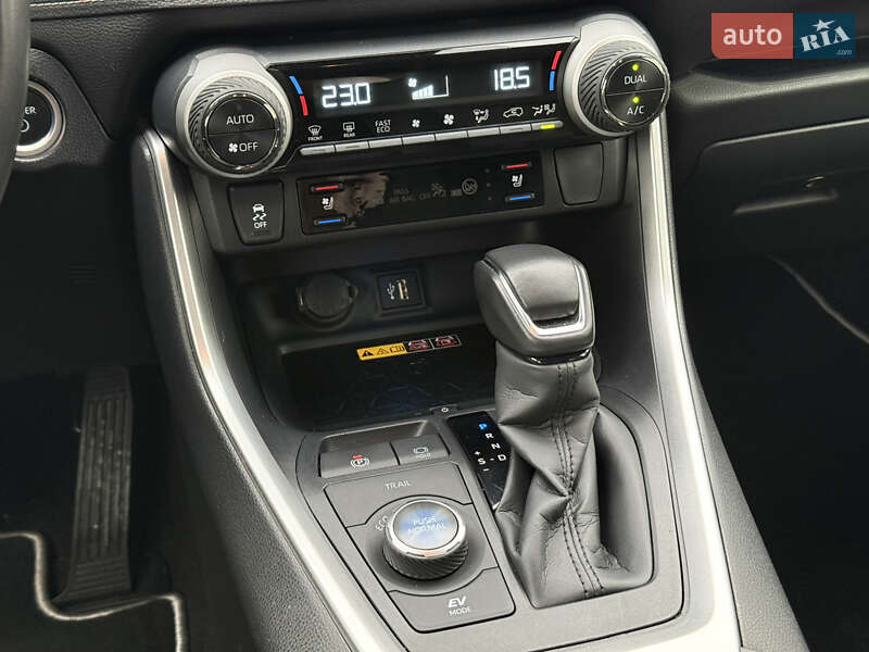 Позашляховик / Кросовер Toyota RAV4 2024 в Києві