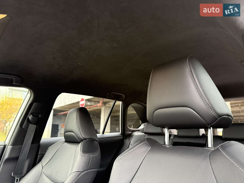Позашляховик / Кросовер Toyota RAV4 2024 в Києві