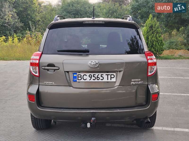 Внедорожник / Кроссовер Toyota RAV4 2010 в Львове