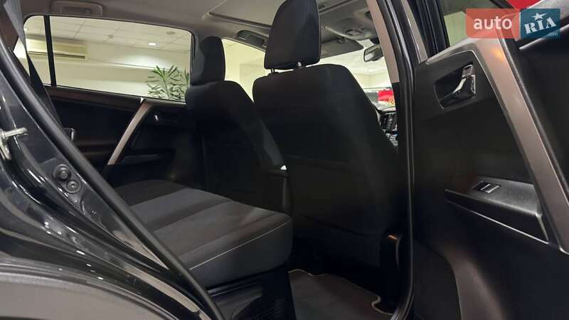 Позашляховик / Кросовер Toyota RAV4 2017 в Ужгороді фото 10 Позашляховик / Кросовер Toyota RAV4 2017 в Ужгороді