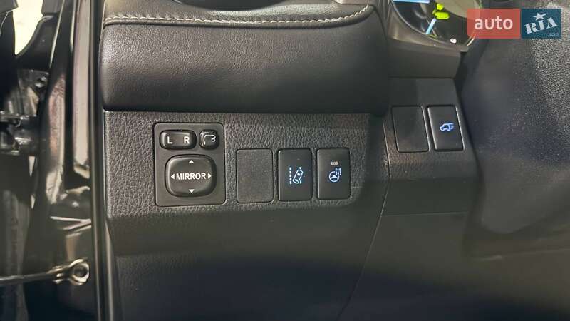 Позашляховик / Кросовер Toyota RAV4 2017 в Ужгороді фото 22 Позашляховик / Кросовер Toyota RAV4 2017 в Ужгороді