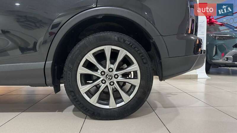 Позашляховик / Кросовер Toyota RAV4 2017 в Ужгороді фото 23 Позашляховик / Кросовер Toyota RAV4 2017 в Ужгороді