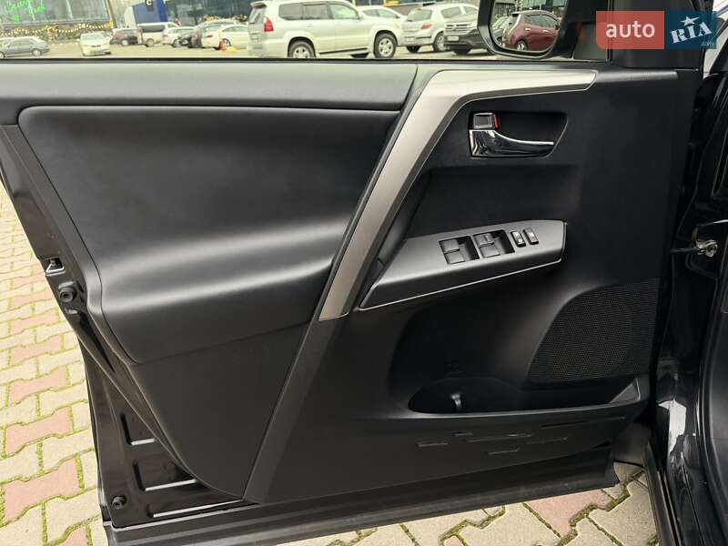 Внедорожник / Кроссовер Toyota RAV4 2017 в Одессе