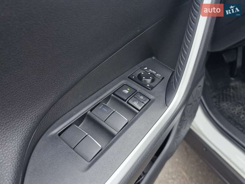Внедорожник / Кроссовер Toyota RAV4 2020 в Одессе