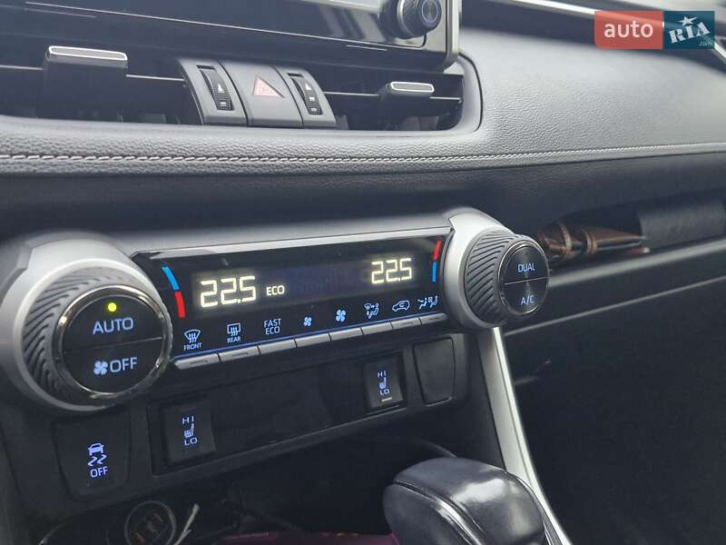 Внедорожник / Кроссовер Toyota RAV4 2020 в Одессе