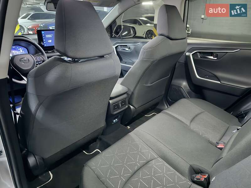 Внедорожник / Кроссовер Toyota RAV4 2025 в Днепре