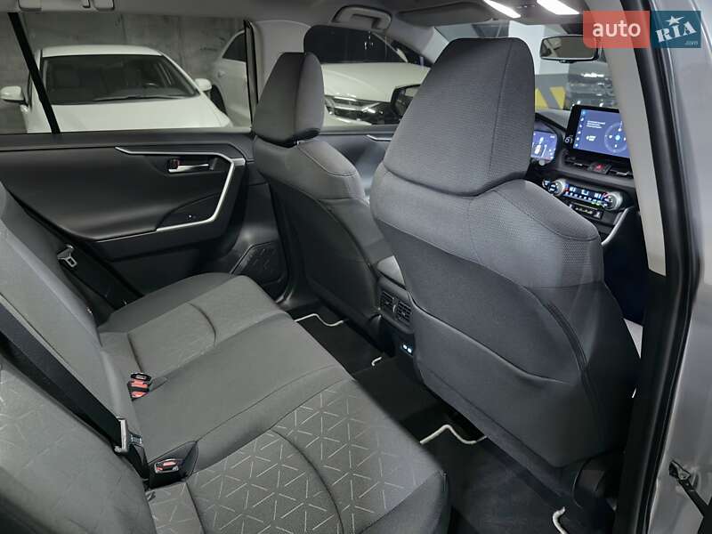 Внедорожник / Кроссовер Toyota RAV4 2025 в Днепре