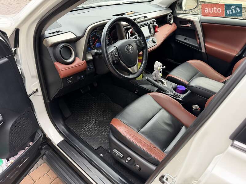 Внедорожник / Кроссовер Toyota RAV4 2014 в Белой Церкви