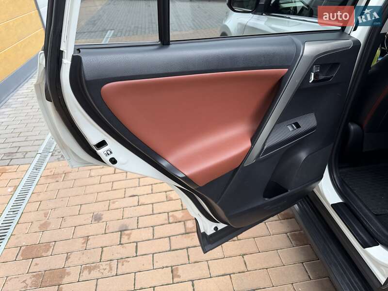 Внедорожник / Кроссовер Toyota RAV4 2014 в Белой Церкви