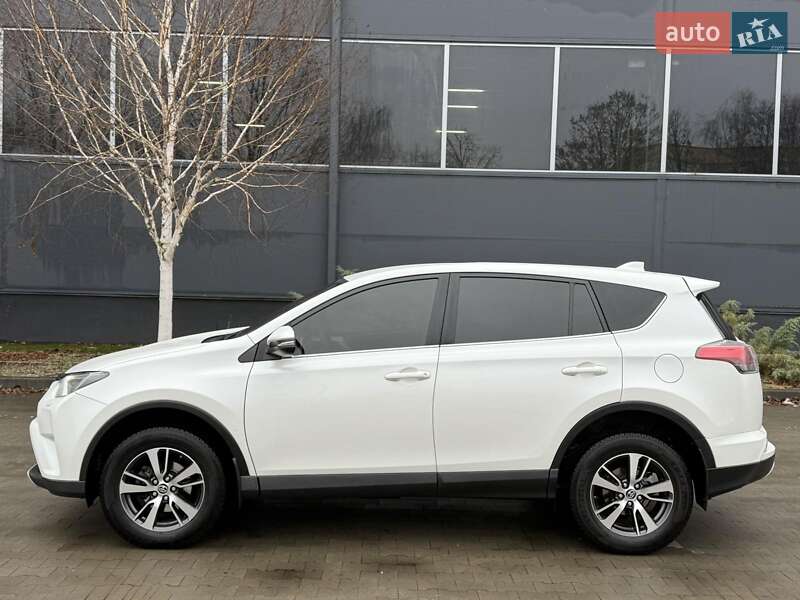 Позашляховик / Кросовер Toyota RAV4 2016 в Києві фото 9 Позашляховик / Кросовер Toyota RAV4 2016 в Києві