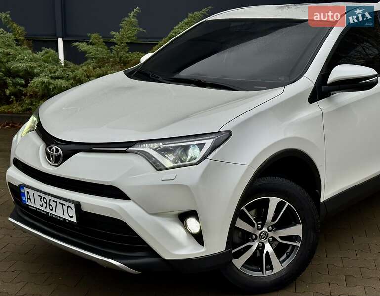 Позашляховик / Кросовер Toyota RAV4 2016 в Києві фото 2 Позашляховик / Кросовер Toyota RAV4 2016 в Києві