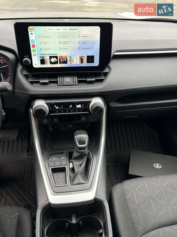 Внедорожник / Кроссовер Toyota RAV4 2023 в Киеве