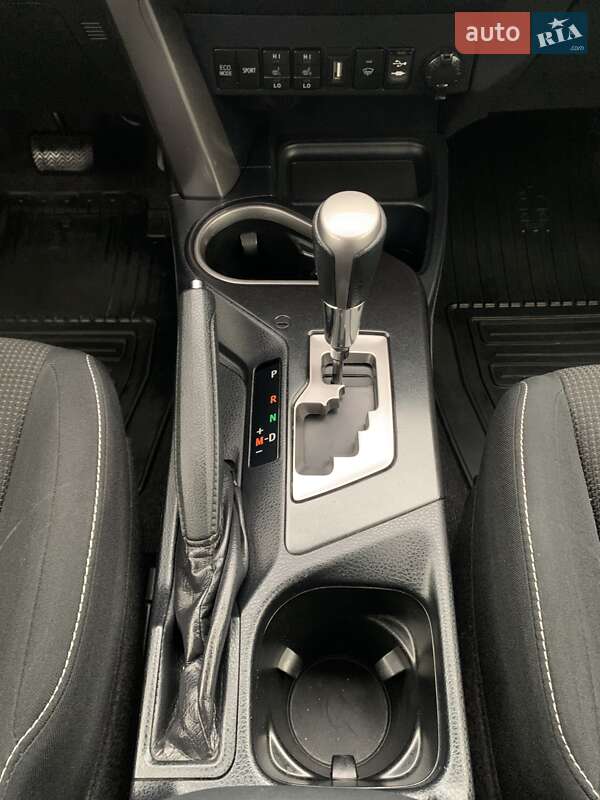 Позашляховик / Кросовер Toyota RAV4 2016 в Києві фото 61 Позашляховик / Кросовер Toyota RAV4 2016 в Києві