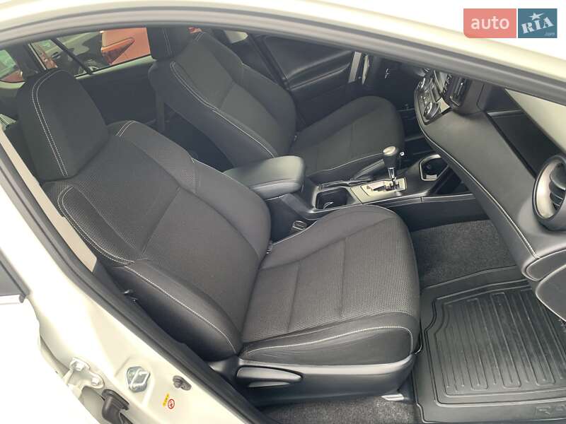 Позашляховик / Кросовер Toyota RAV4 2016 в Києві фото 45 Позашляховик / Кросовер Toyota RAV4 2016 в Києві