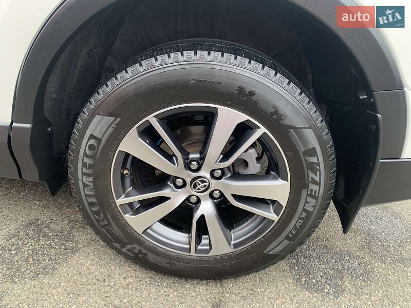 Позашляховик / Кросовер Toyota RAV4 2016 в Києві фото 30 Позашляховик / Кросовер Toyota RAV4 2016 в Києві