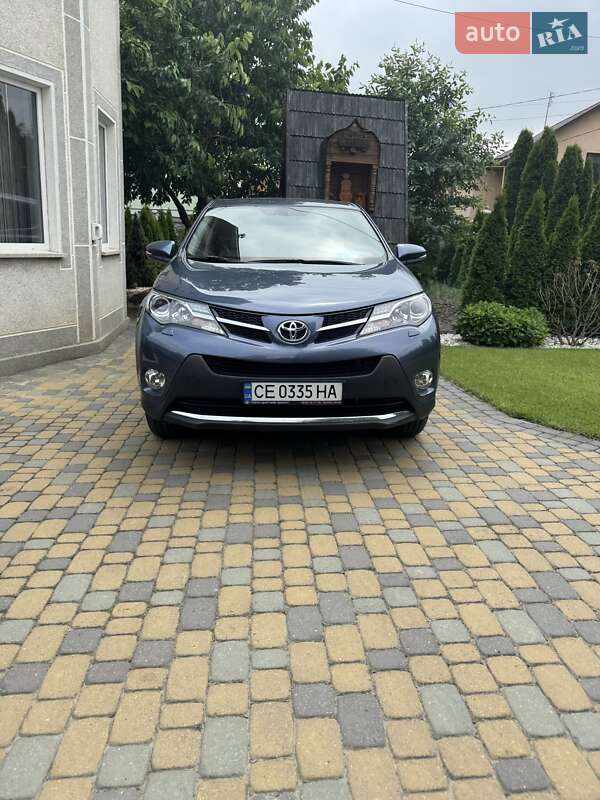 Позашляховик / Кросовер Toyota RAV4 2013 в Чернівцях