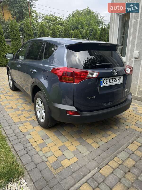 Позашляховик / Кросовер Toyota RAV4 2013 в Чернівцях