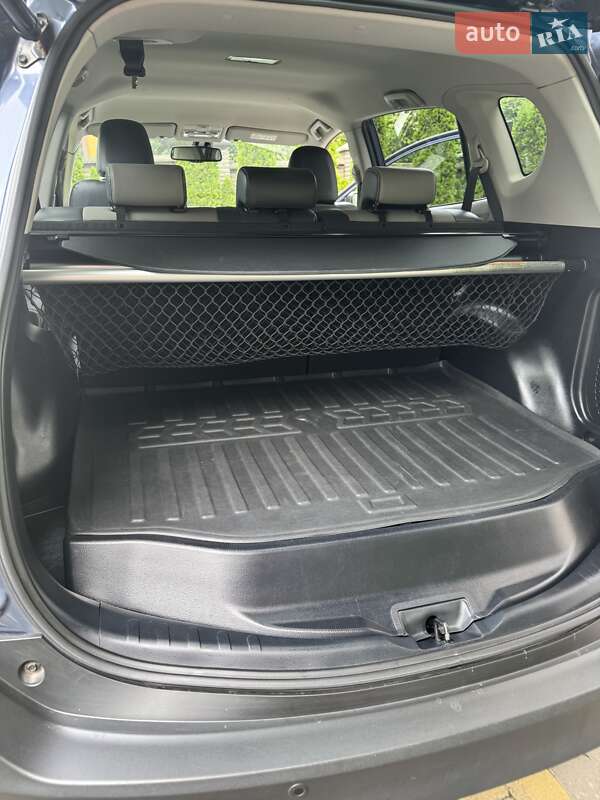 Позашляховик / Кросовер Toyota RAV4 2013 в Чернівцях