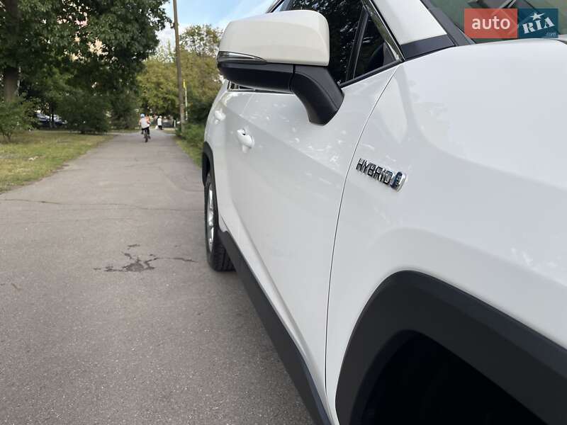 Внедорожник / Кроссовер Toyota RAV4 2022 в Виннице