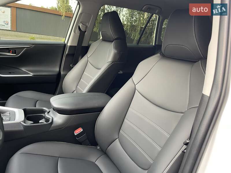 Внедорожник / Кроссовер Toyota RAV4 2022 в Виннице