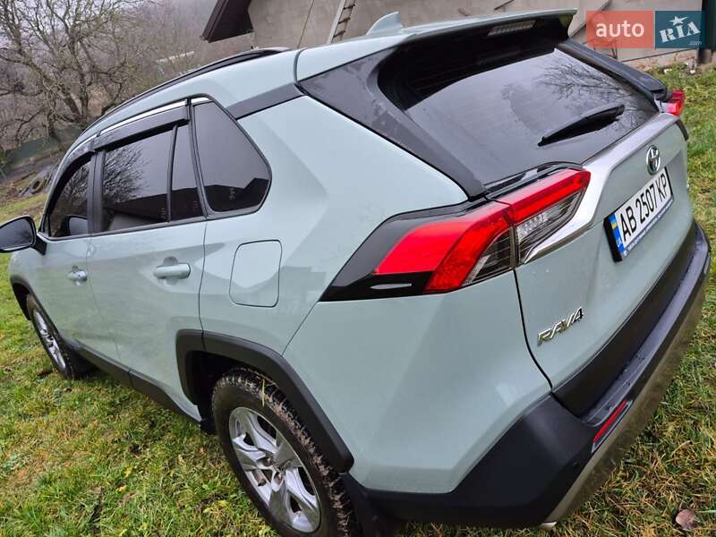 Внедорожник / Кроссовер Toyota RAV4 2023 в Ильинцах