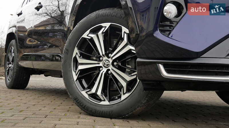 Позашляховик / Кросовер Toyota RAV4 2020 в Львові
