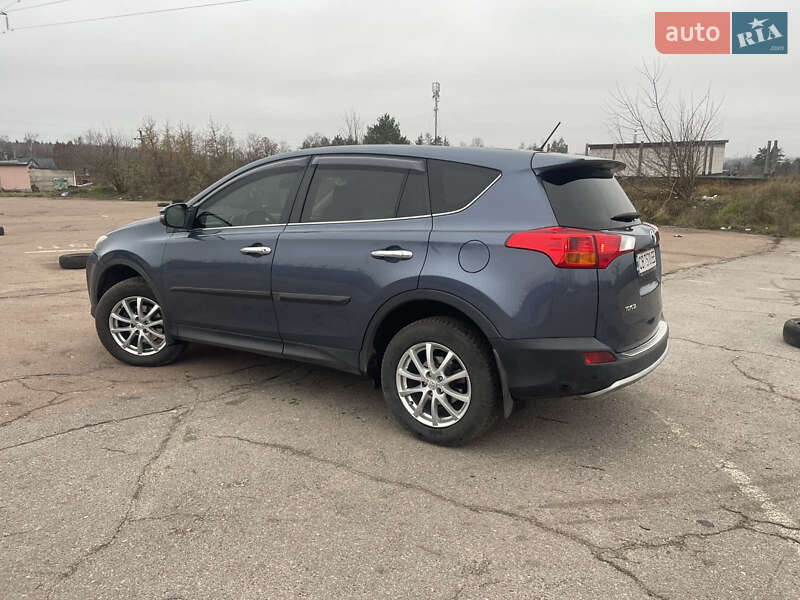 Внедорожник / Кроссовер Toyota RAV4 2014 в Чернигове