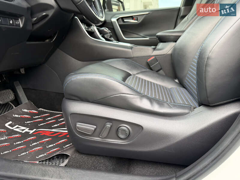 Внедорожник / Кроссовер Toyota RAV4 2020 в Ужгороде фото 29 Внедорожник / Кроссовер Toyota RAV4 2020 в Ужгороде