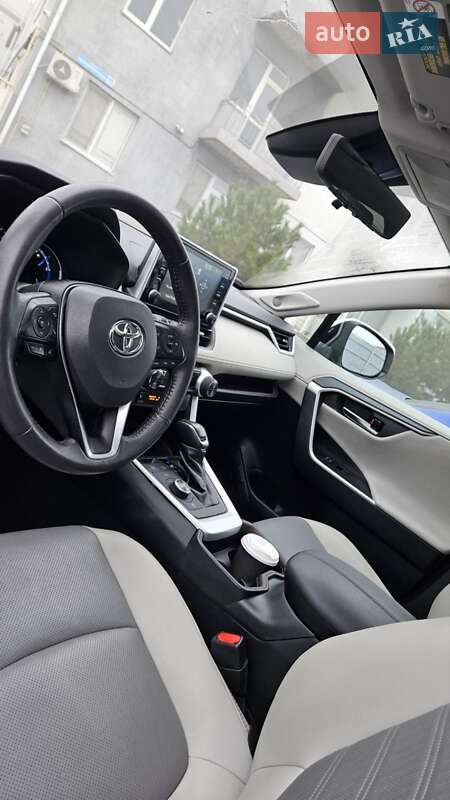 Позашляховик / Кросовер Toyota RAV4 2020 в Одесі фото 9 Позашляховик / Кросовер Toyota RAV4 2020 в Одесі