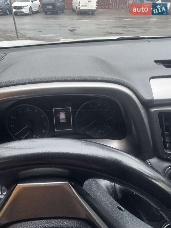 Позашляховик / Кросовер Toyota RAV4 2018 в Львові фото 11 Позашляховик / Кросовер Toyota RAV4 2018 в Львові