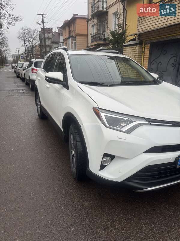 Позашляховик / Кросовер Toyota RAV4 2018 в Львові фото 38 Позашляховик / Кросовер Toyota RAV4 2018 в Львові