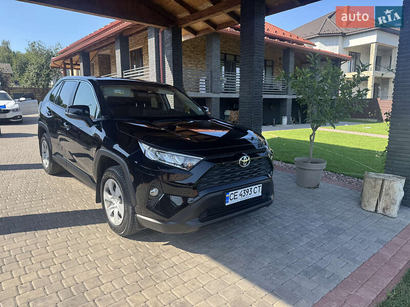 Внедорожник / Кроссовер Toyota RAV4 2020 в Черновцах