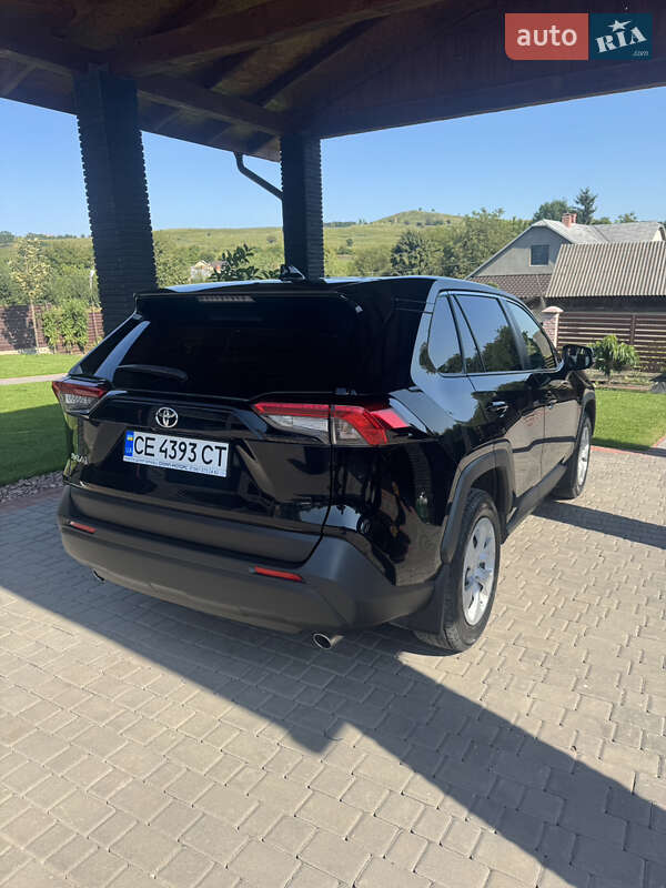 Внедорожник / Кроссовер Toyota RAV4 2020 в Черновцах