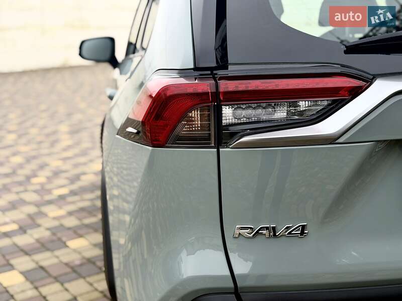 Внедорожник / Кроссовер Toyota RAV4 2022 в Днепре