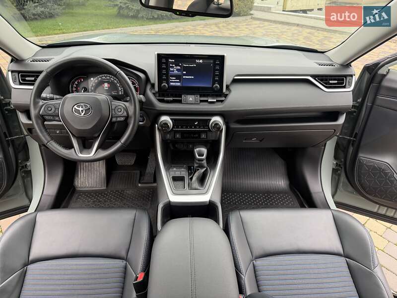 Внедорожник / Кроссовер Toyota RAV4 2022 в Днепре