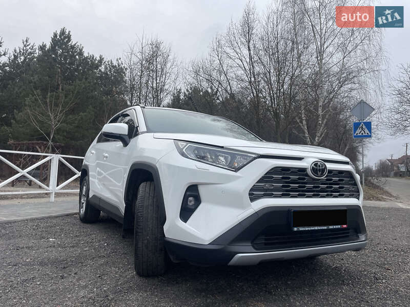 Позашляховик / Кросовер Toyota RAV4 2023 в Києві