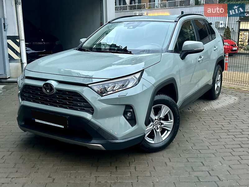 Внедорожник / Кроссовер Toyota RAV4 2023 в Киеве